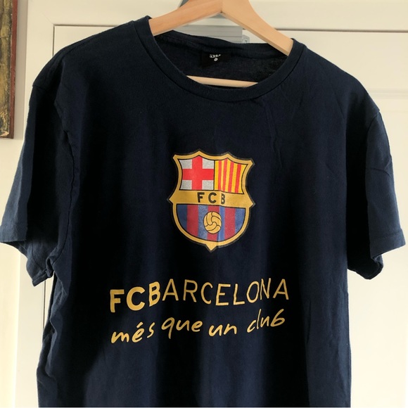 FC Barcelona fan shirt - Picture 2 of 4